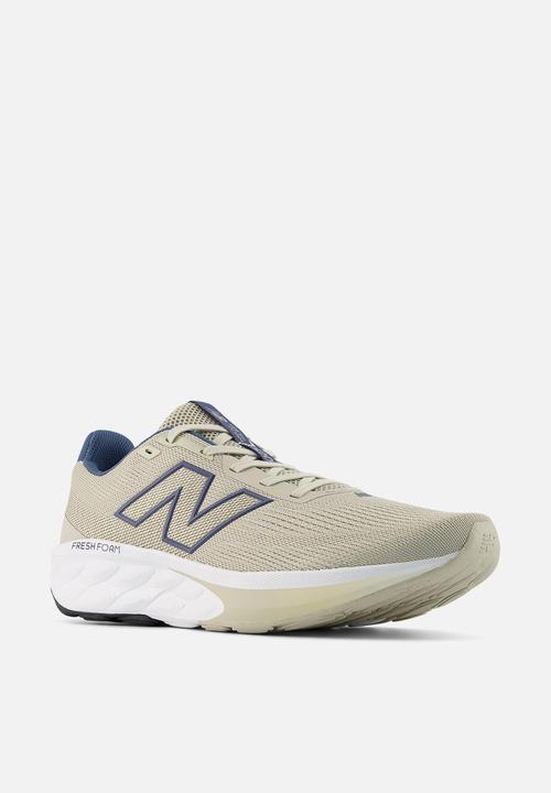 New Balance  - FRESH FOAM 520 v9