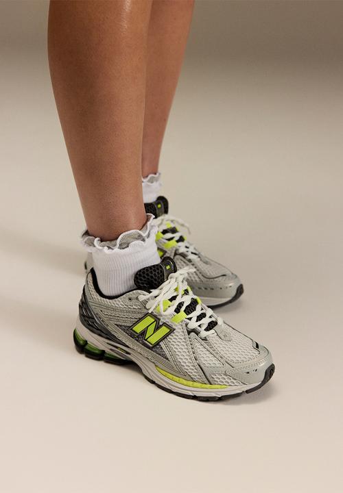 New Balance  - U1906R v1