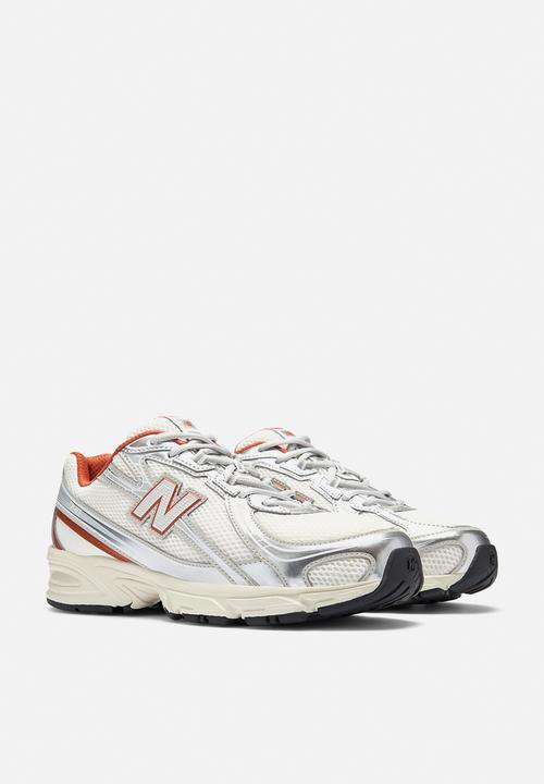 New Balance  - U740 v1