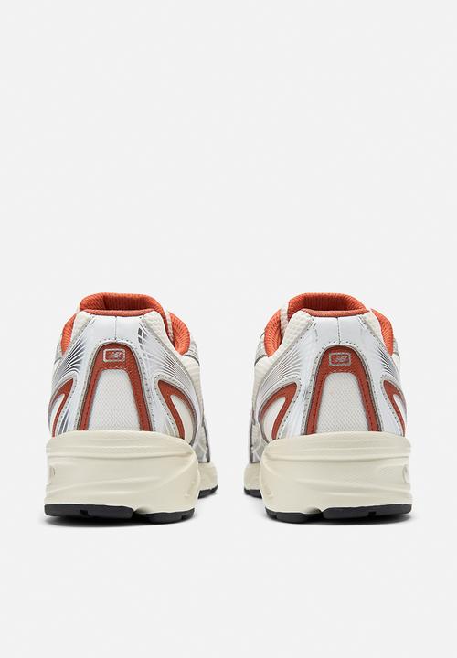 New Balance  - U740 v1