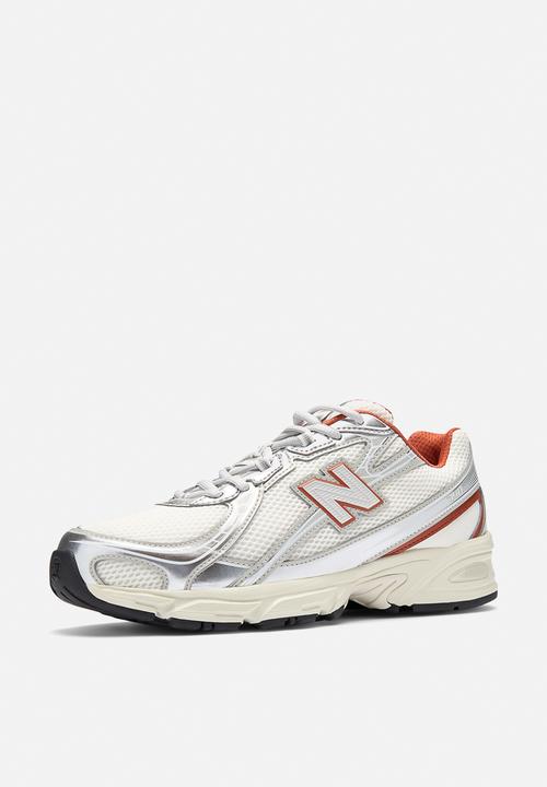 New Balance  - U740 v1