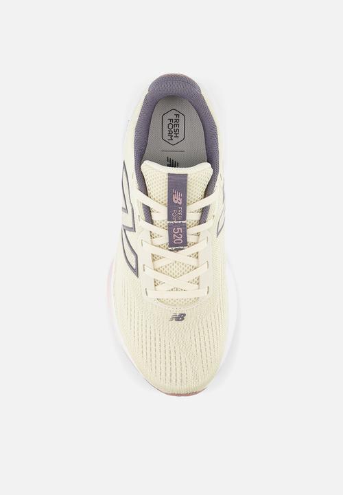 New Balance  - FRESH FOAM 520 v9