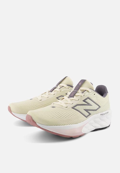 New Balance  - FRESH FOAM 520 v9