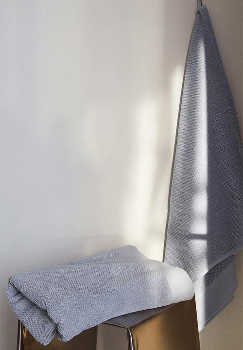 H&M - Cotton terry bath sheet -  light dusty blue