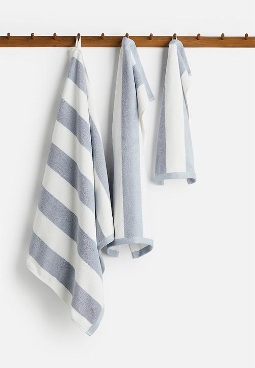 H&M - Bath towel -  light dusty blue/striped 