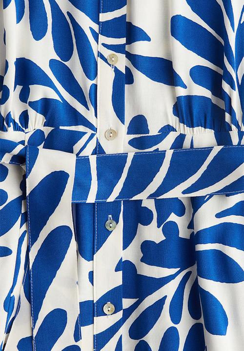 H&M - Tie-belt shirt dress - white & blue patterned