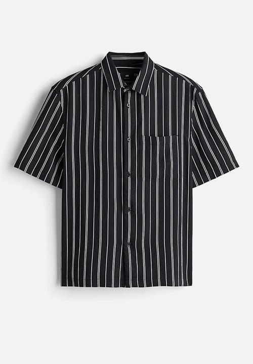H&M - Regular fit short-sleeved shirt - black/striped