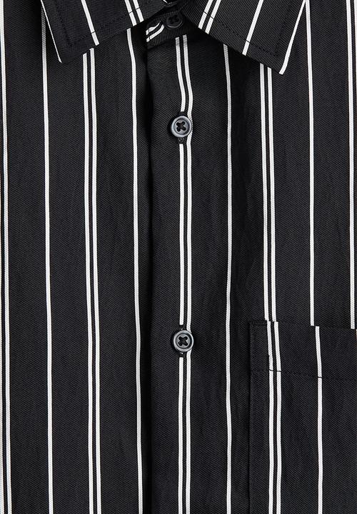 H&M - Regular fit short-sleeved shirt - black/striped