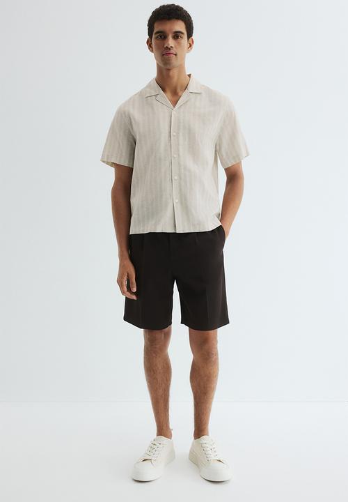 H&M - Regular fit linen-blend resort shirt - beige/striped
