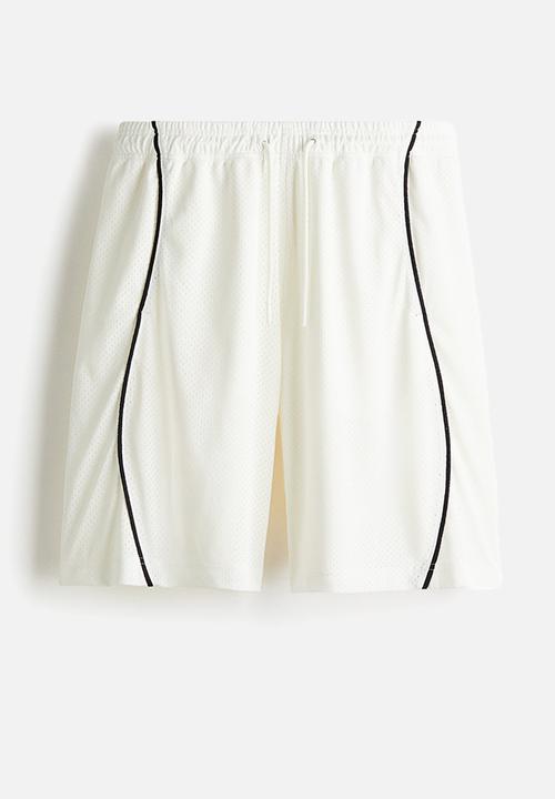 H&M - Relaxed fit mesh shorts - white