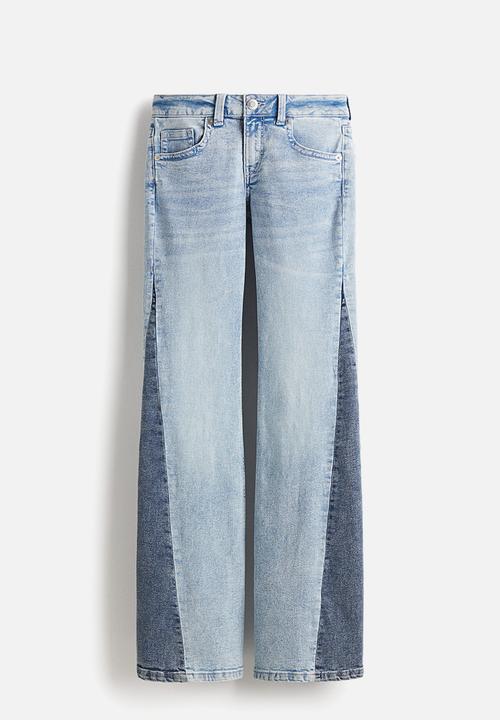H&M - Flared low jeans - light denim blue & colour block
