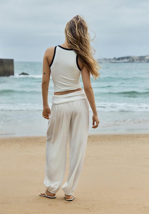 H&M - Crinkled balloon-leg trousers - white
