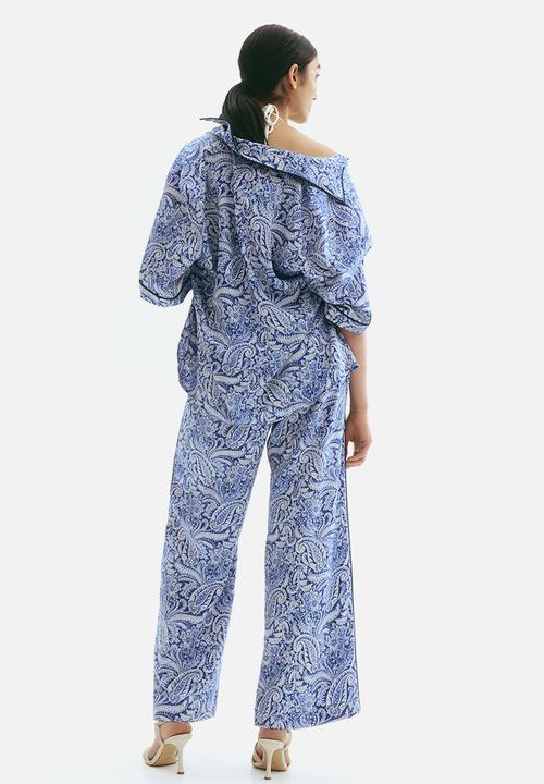 H&M - Printed satin shirt - blue paisley pattern
