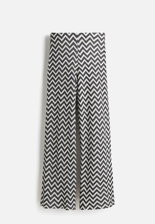 H&M - Wide jacquard-knit trousers - black zigzag pattern