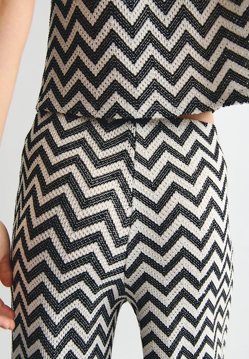 Wide jacquard-knit trousers - black/zigzag pattern - 1308202001