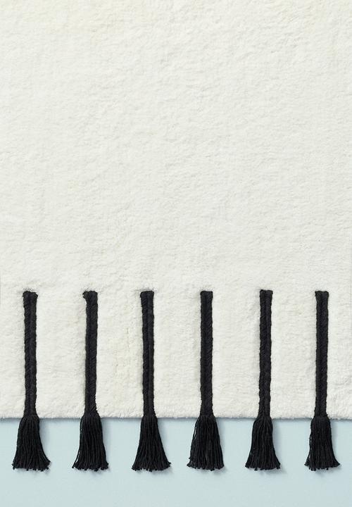 H&M - Tufted bath mat with tassels - white/black