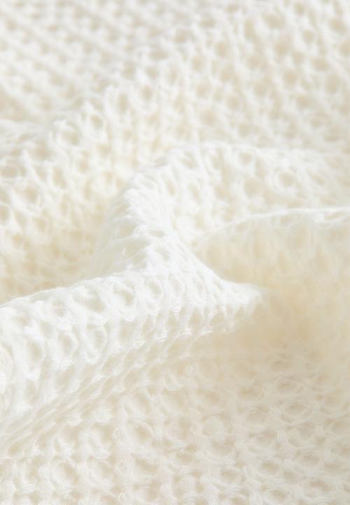H&M - Waffled bath towel - white