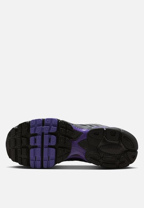 Nike - NIKE AIR MAX MOTO 2K