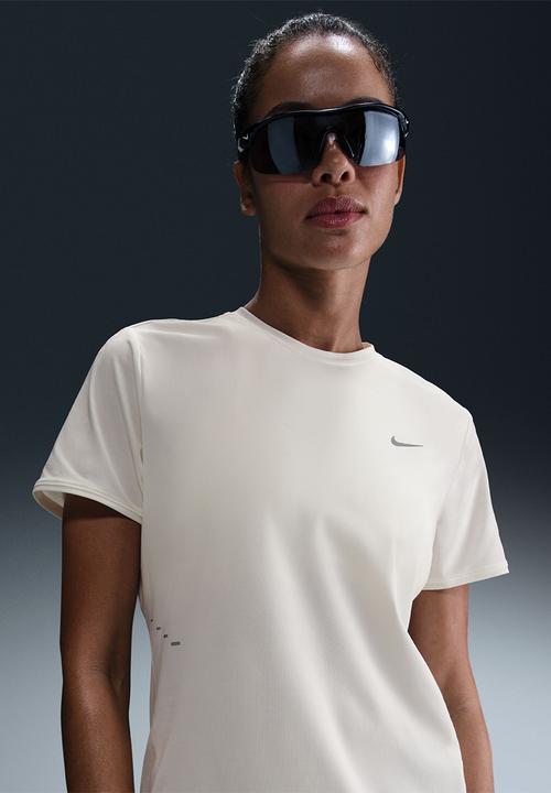 Nike - W Nk Swift Df Ss Top - Sail/Reflective Silv