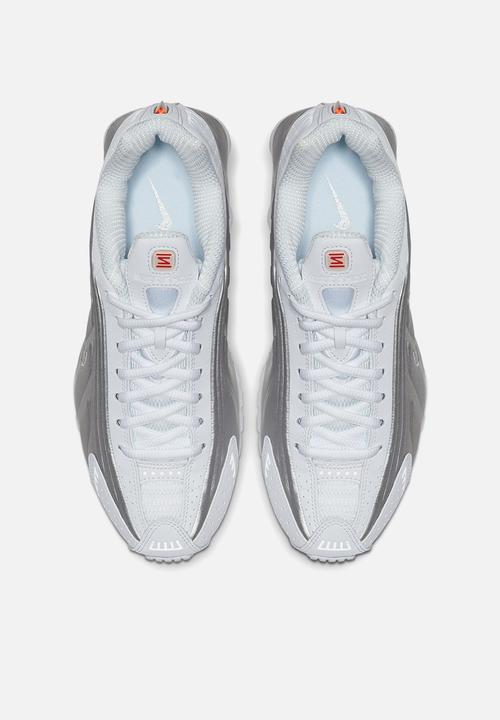 Nike - Nike Shox R4