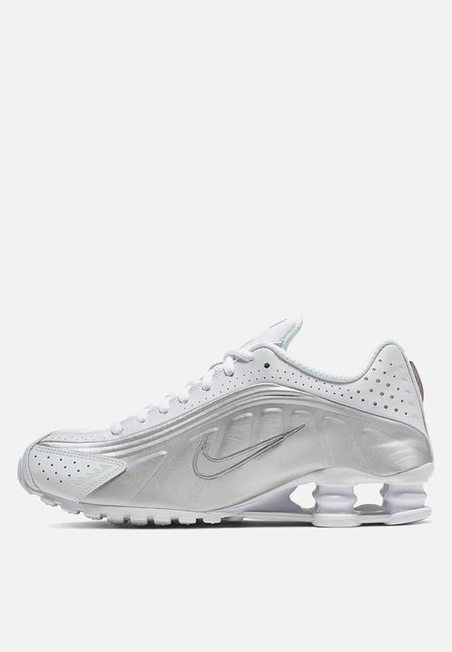 Nike - Nike Shox R4
