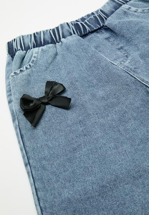 Pop Candy - Cropped tee with  bow applique jeans - black/blue