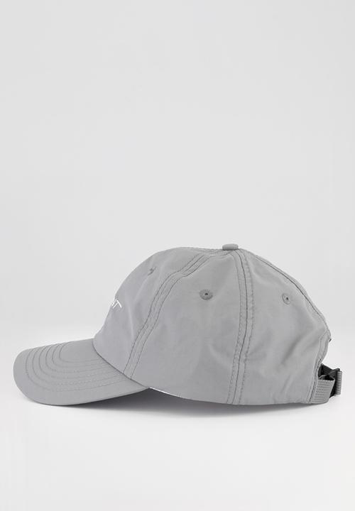 Burnt  - Ultra Light Performance Cap - Grey