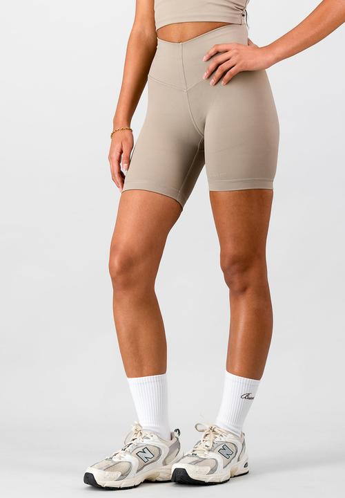 Burnt  - Dynamic Short - Cashew 6-Inch Inseam