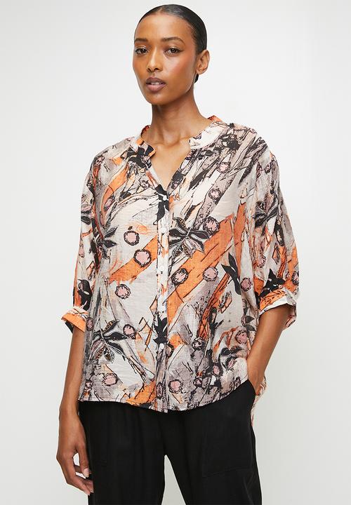 Half Sleeve Easy Wearing Batwing Blouse With Centre Back Button