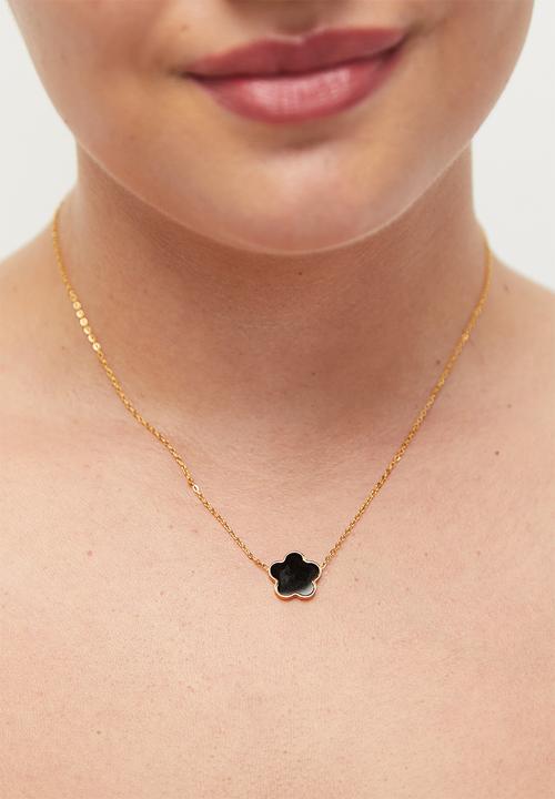 Zoe on Trend - Stylish Clover Necklace - Gold