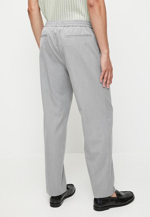 boohooMAN - Elastic Waist Straight Fit Tailored Trousers - Grey