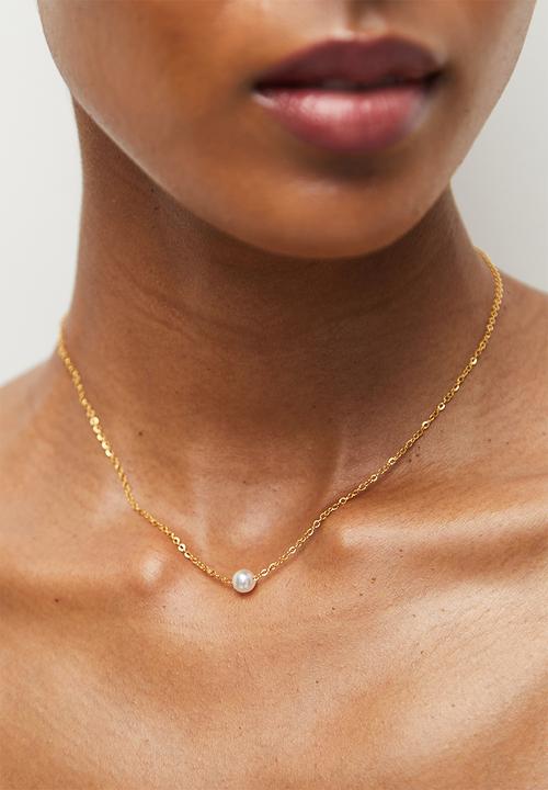 Zoe on Trend - Stylish Pearl Pendant Necklace - Gold