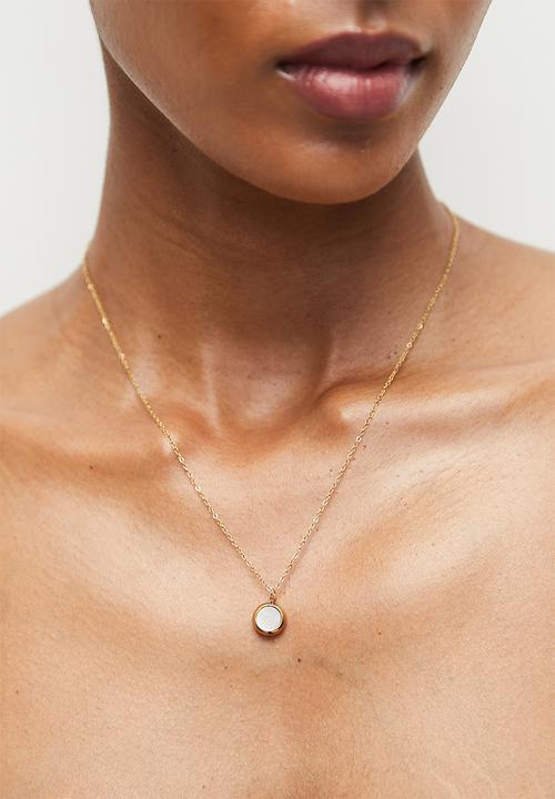 Zoe on Trend - Stylish Oval Pendant Necklace - Gold