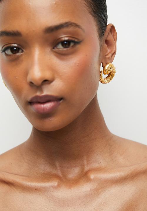 Zoe on Trend - Organic Shell Style Earrings - Gold