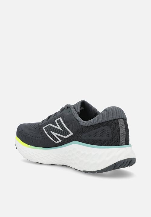 New Balance  - FRESH FOAM X EVOZ v4