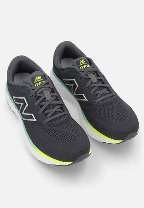 New Balance  - FRESH FOAM X EVOZ v4