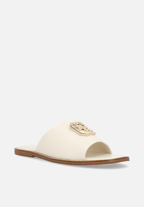 GUESS - Premiere  slide - white