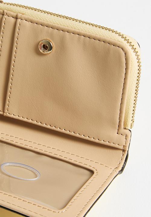 GUESS - Laurel ii sling zip card case- yellow
