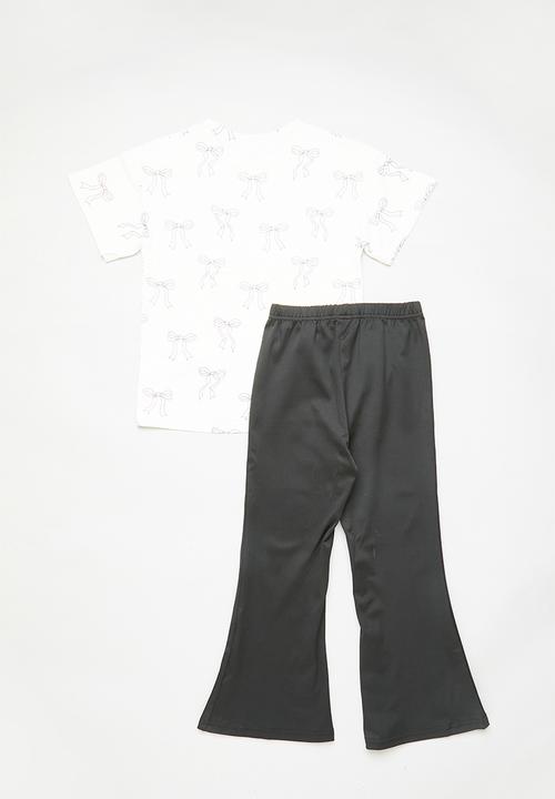 Pop Candy - Bows galore tee with flared leggings - white/black
