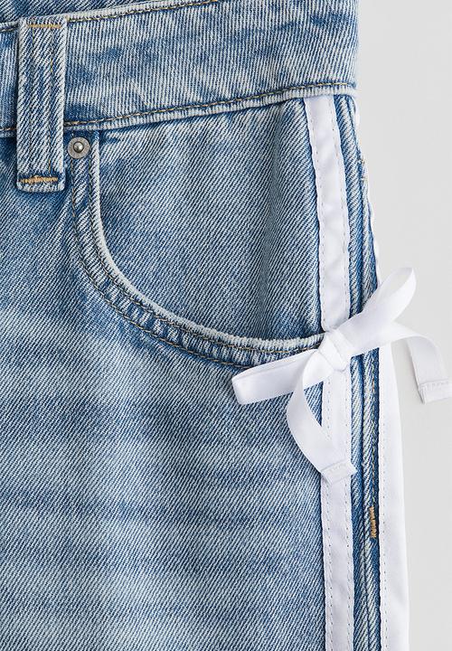 H&M - Baggy fit low jeans - denim blue/white