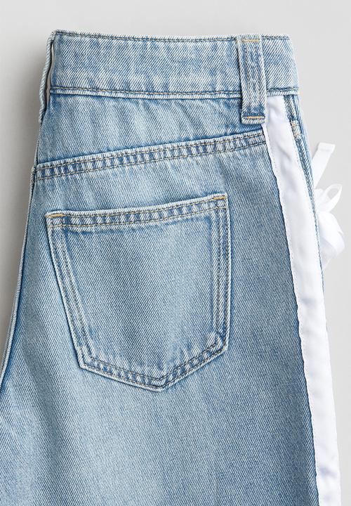 H&M - Baggy fit low jeans - denim blue/white