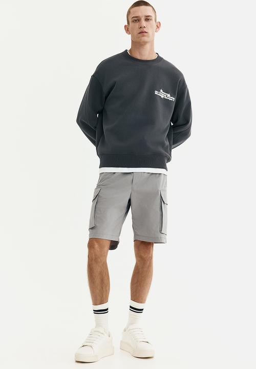 H&M - Regular fit nylon cargo shorts - grey