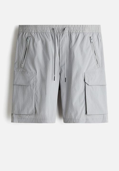 H&M - Regular fit nylon cargo shorts - grey