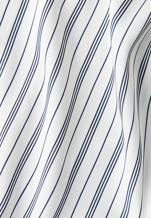 H&M - V-neck blouse - white striped