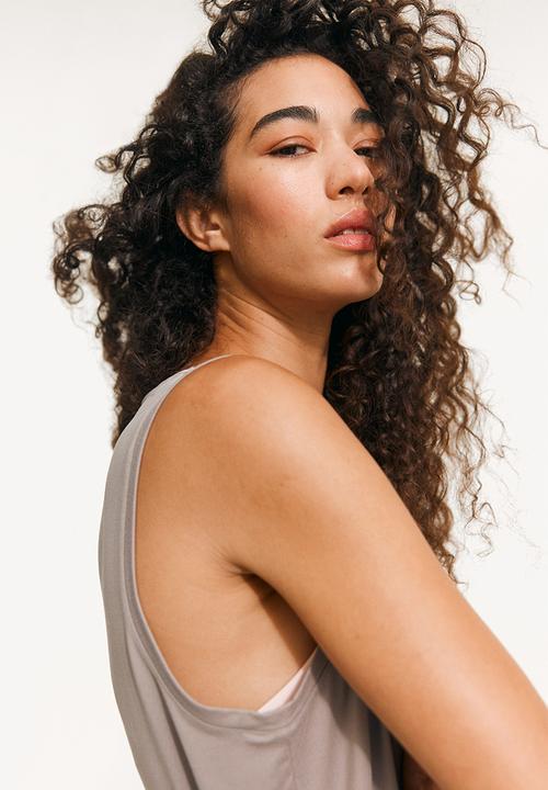 H&M - Boxy-style sports vest top with drymove™ - warm grey 