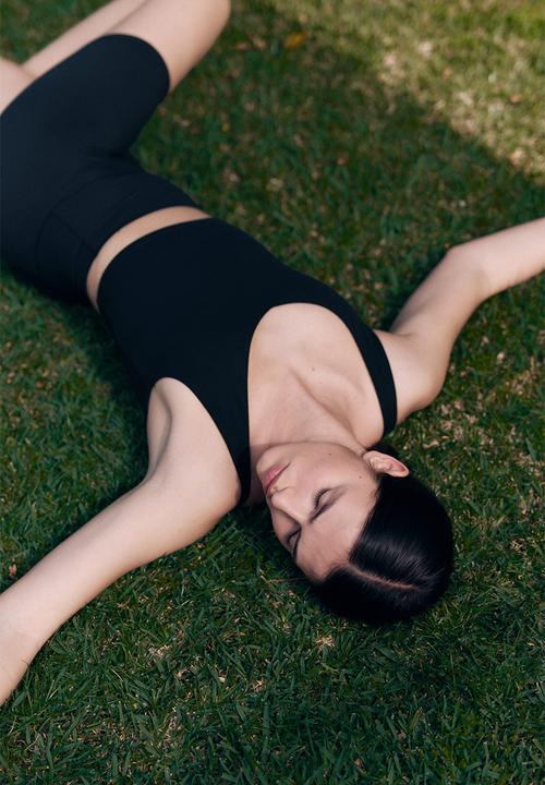 H&M - Medium support yoga bra with softmove™ lycra® - black