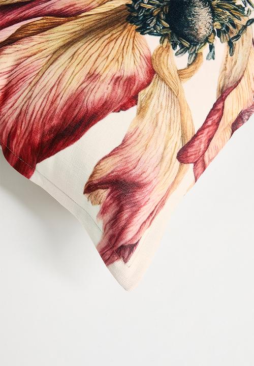 Grey Gardens - Coral poppy - cushion cover