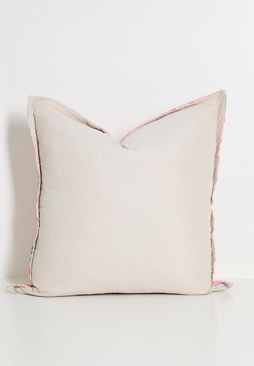 Grey Gardens - Marshmallow palw - cushion cover