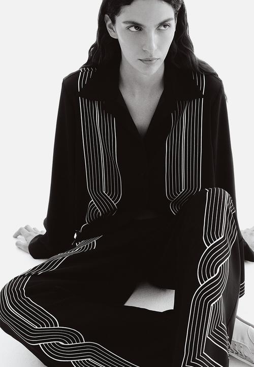 H&M - Oversized printed shirt - black patterned