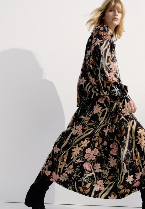 H&M - Frill-collar blouse - black/floral 